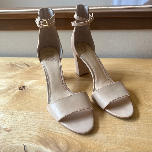 VINCE CAMUTO CORLINA ANKLE STRAP HEELED SANDAL 12M BEIGE MINIMALIST NEUTRAL CHIC - Picture 3 of 12